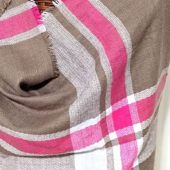 NWOT Large Oblong Light Brown/Pink/White Plaid Scarf by MixIt - Picture 8 of 11